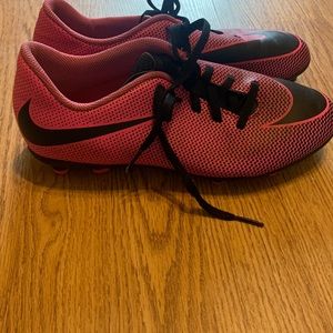 soccer cleats 6 in big kids, 7.5 in womens